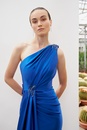 ISABELLA - Βραδινό φόρεμα μακρύ μ΄έναν ώμο, σατέν με κέντημα στον ώμο και τη μέση